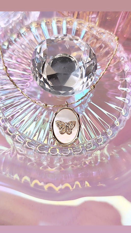 Collar Relicario Mariposa