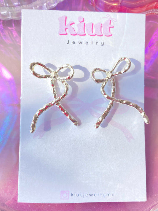 Aretes Moñis