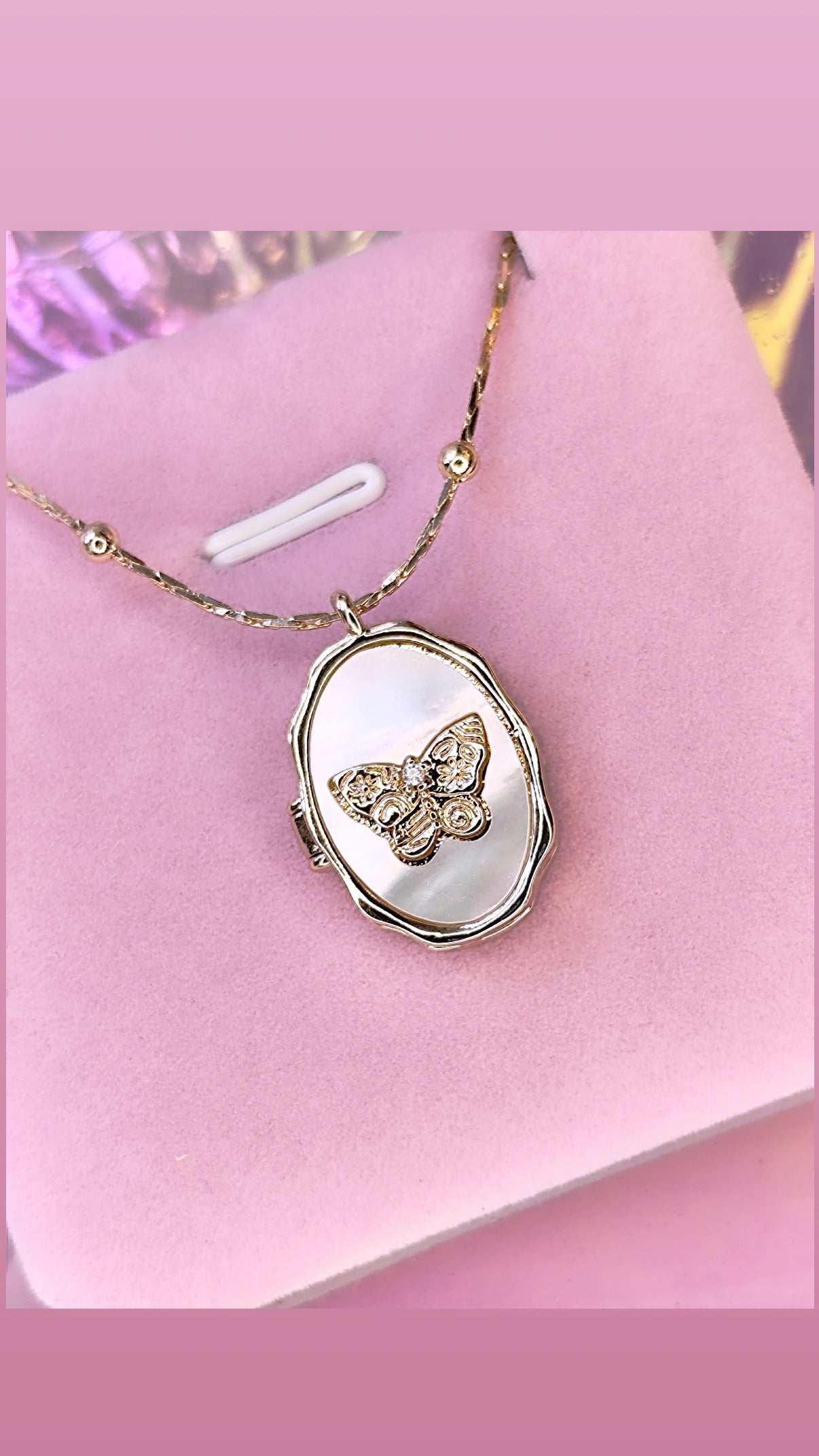 Collar Relicario Mariposa