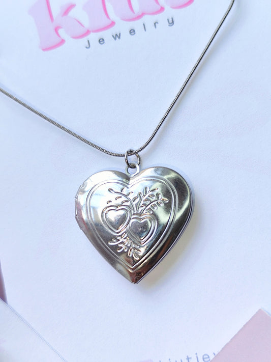 Collar Relicario Amores